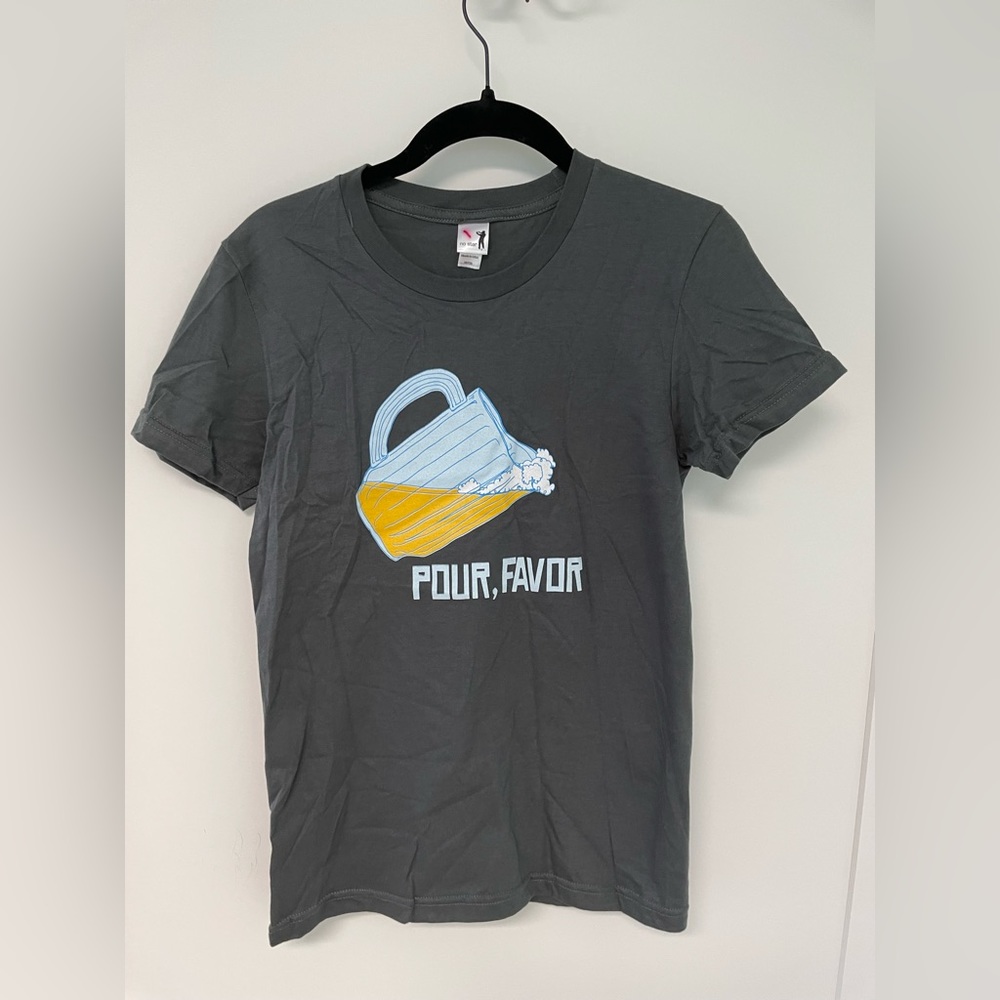 NWOT! Pour favor short sleeve t-shirt